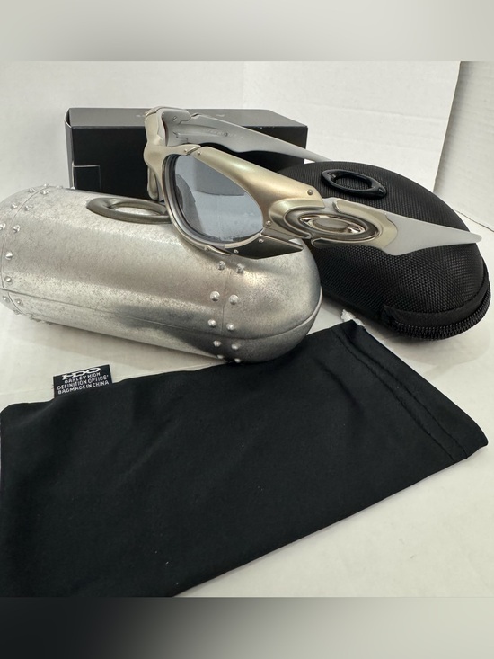 Oakley Other - Oakley Plate Polarized Sunglasses Silver Frame Chrome Mirror Lenses Y2K Gorpcore